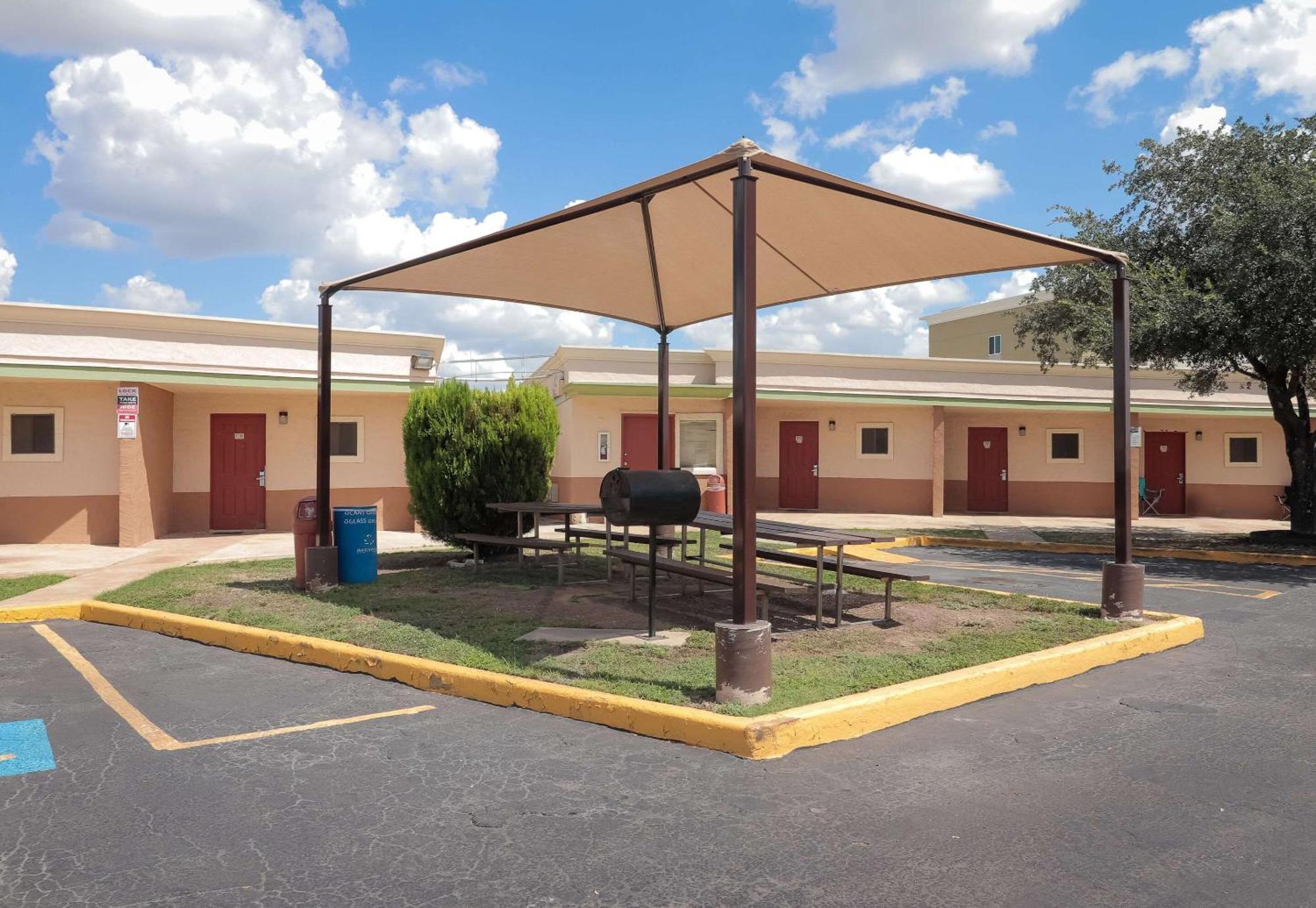 Rodeway Inn San Antonio Lackland Afb - Seaworld מראה חיצוני תמונה