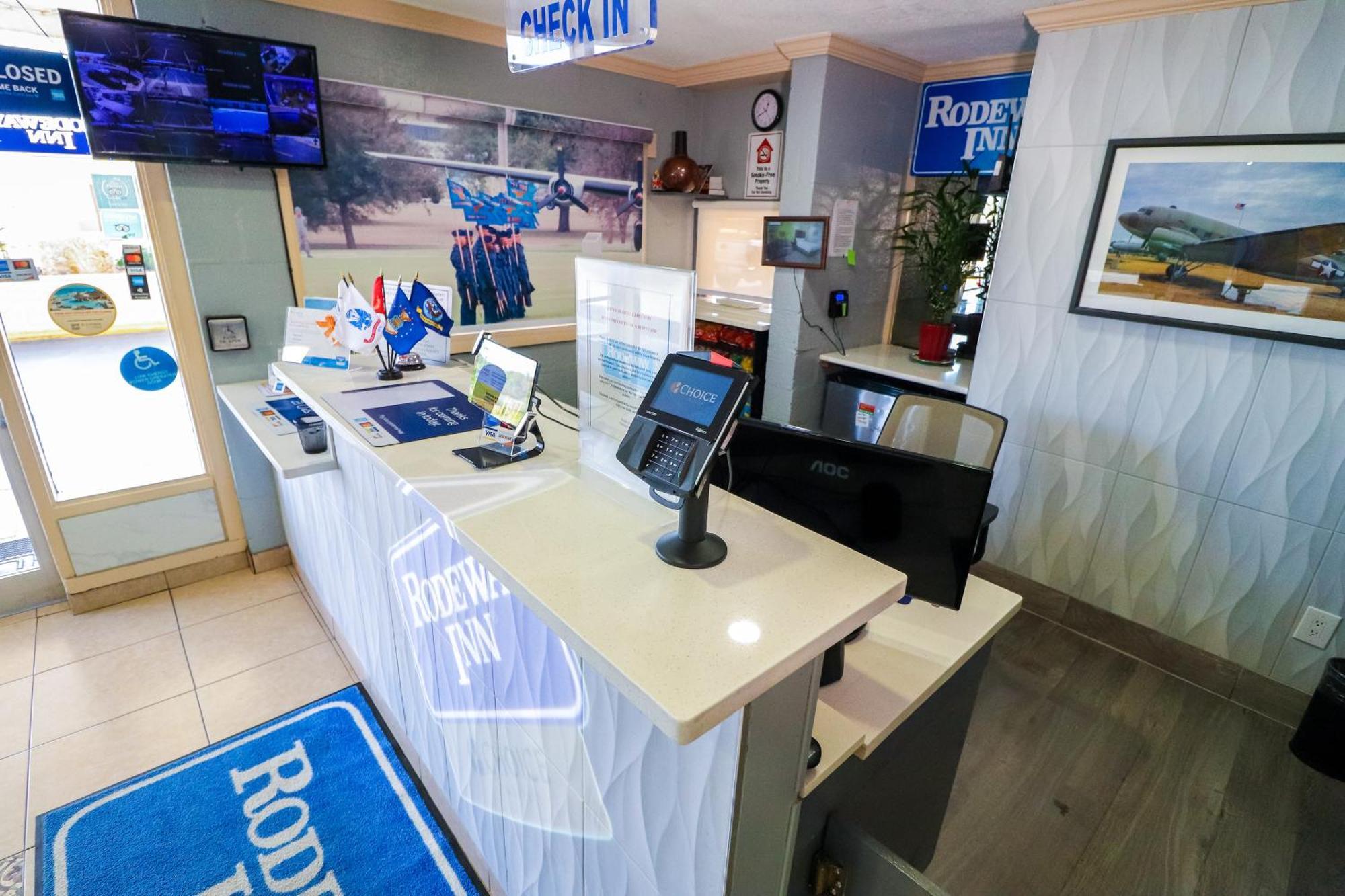Rodeway Inn San Antonio Lackland Afb - Seaworld מראה חיצוני תמונה